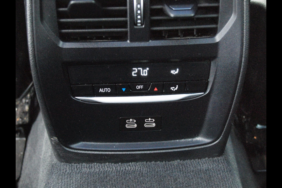 BMW i4 eDrive40 84 kWh | M-Pakket | Schuifdak | Camera | Dravitgrau metallic | NL-Auto |