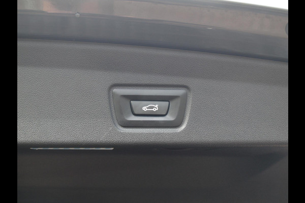 BMW i4 eDrive40 84 kWh | M-Pakket | Schuifdak | Camera | Dravitgrau metallic | NL-Auto |