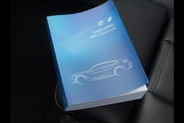 BMW i4 eDrive40 84 kWh | M-Pakket | Schuifdak | Camera | Dravitgrau metallic | NL-Auto |