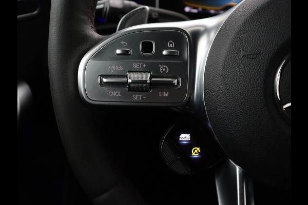 Mercedes-Benz A-Klasse AMG 35 4Matic Night | Panoramadak | Carplay | Widescreen | Stoelverwarming | Burmester | 360 camera | Sfeerverlichting | Leder/Alcantara | Navigatie