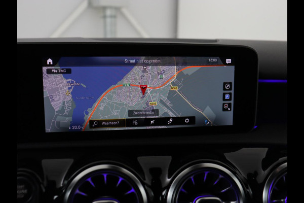 Mercedes-Benz A-Klasse AMG 35 4Matic Night | Panoramadak | Carplay | Widescreen | Stoelverwarming | Burmester | 360 camera | Sfeerverlichting | Leder/Alcantara | Navigatie