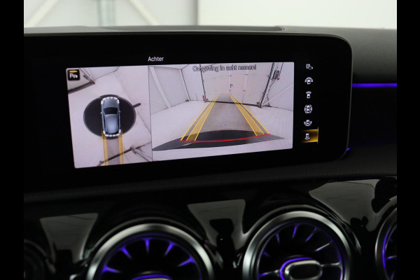 Mercedes-Benz A-Klasse AMG 35 4Matic Night | Panoramadak | Carplay | Widescreen | Stoelverwarming | Burmester | 360 camera | Sfeerverlichting | Leder/Alcantara | Navigatie