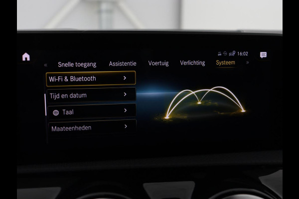 Mercedes-Benz A-Klasse AMG 35 4Matic Night | Panoramadak | Carplay | Widescreen | Stoelverwarming | Burmester | 360 camera | Sfeerverlichting | Leder/Alcantara | Navigatie