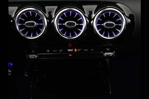 Mercedes-Benz A-Klasse AMG 35 4Matic Night | Panoramadak | Carplay | Widescreen | Stoelverwarming | Burmester | 360 camera | Sfeerverlichting | Leder/Alcantara | Navigatie