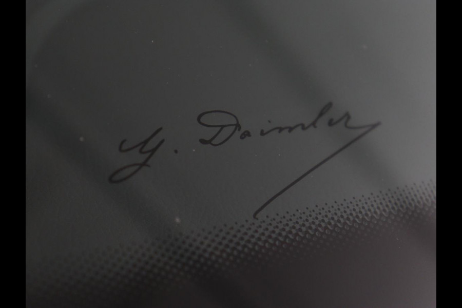 Mercedes-Benz A-Klasse AMG 35 4Matic Night | Panoramadak | Carplay | Widescreen | Stoelverwarming | Burmester | 360 camera | Sfeerverlichting | Leder/Alcantara | Navigatie