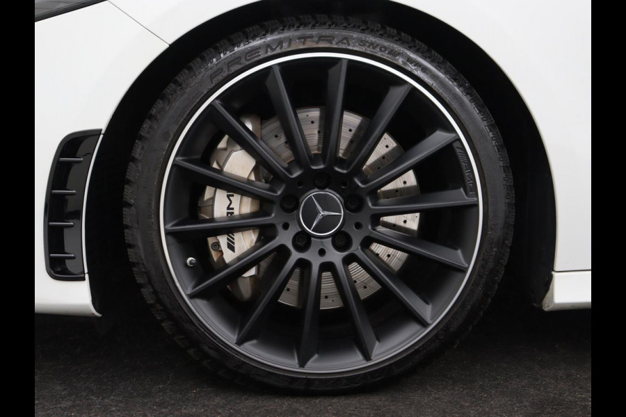 Mercedes-Benz A-Klasse AMG 35 4Matic Night | Panoramadak | Carplay | Widescreen | Stoelverwarming | Burmester | 360 camera | Sfeerverlichting | Leder/Alcantara | Navigatie