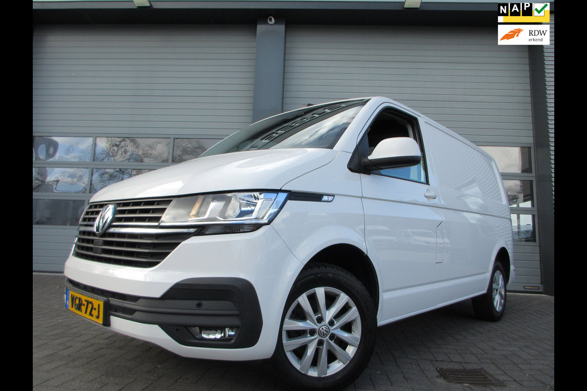 Volkswagen Transporter 2.0 TDI L1H1 airco navigatie trekhaak 3 zits