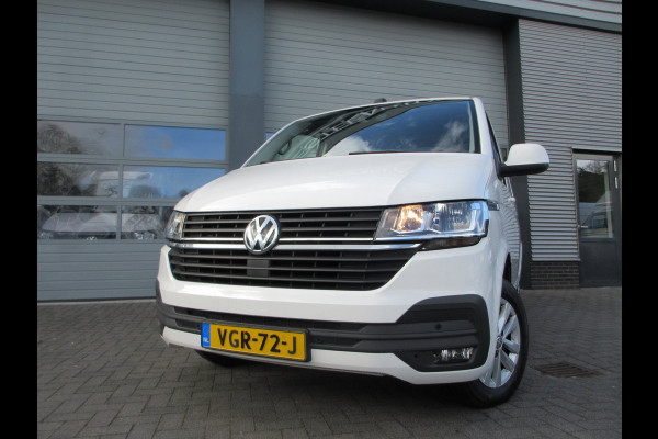 Volkswagen Transporter 2.0 TDI L1H1 airco navigatie trekhaak 3 zits
