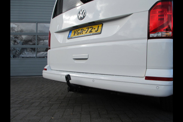 Volkswagen Transporter 2.0 TDI L1H1 airco navigatie trekhaak 3 zits