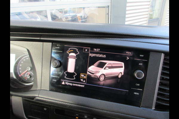 Volkswagen Transporter 2.0 TDI L1H1 airco navigatie trekhaak 3 zits