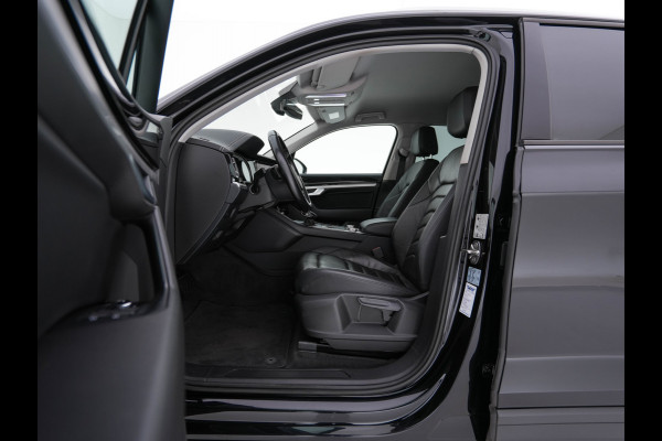 Volkswagen Touareg 3.0 TDI R-Line (INCL-BTW) Aut. *LEATHER | FULL-LED | BLIND-SPOT | HEATED-COMFORTSEATS | AIR-SUSPENSION | KEYLESS | CAMERA | NAVI-FULLMAP | PRIVACY-GLASS | ADAPTIVE-CRUISE |  SHIFT-PADDLES | TOWBAR*