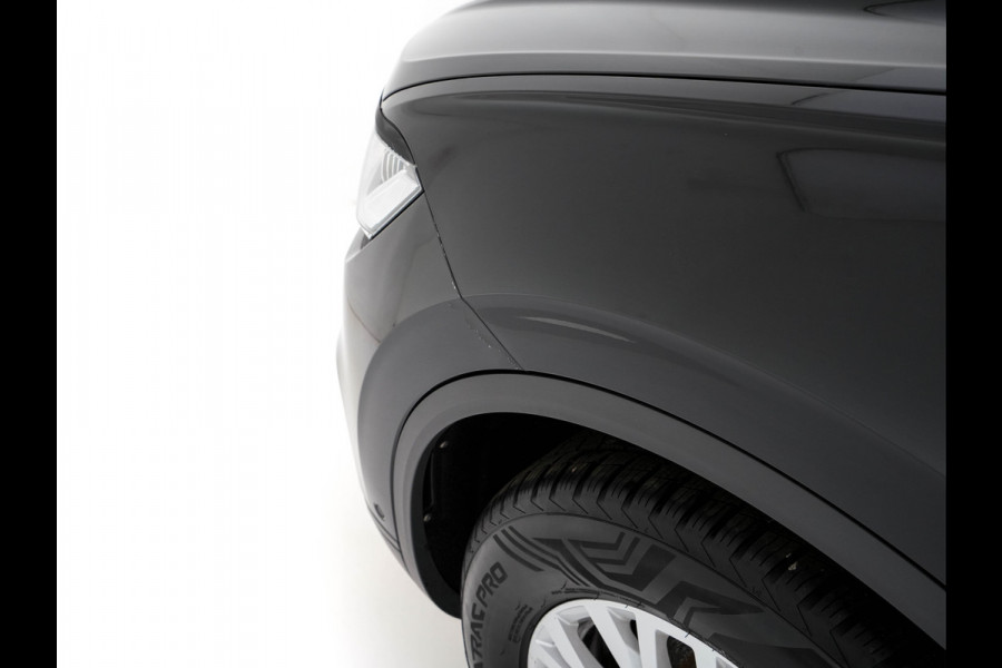 Volkswagen Touareg 3.0 TDI R-Line (INCL-BTW) Aut. *LEATHER | FULL-LED | BLIND-SPOT | HEATED-COMFORTSEATS | AIR-SUSPENSION | KEYLESS | CAMERA | NAVI-FULLMAP | PRIVACY-GLASS | ADAPTIVE-CRUISE |  SHIFT-PADDLES | TOWBAR*