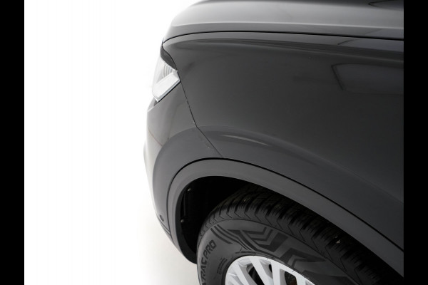 Volkswagen Touareg 3.0 TDI R-Line (INCL-BTW) Aut. *LEATHER | FULL-LED | BLIND-SPOT | HEATED-COMFORTSEATS | AIR-SUSPENSION | KEYLESS | CAMERA | NAVI-FULLMAP | PRIVACY-GLASS | ADAPTIVE-CRUISE |  SHIFT-PADDLES | TOWBAR*