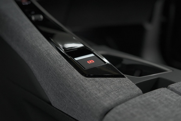 Peugeot 3008 1.2 Hybrid 145 GT | Adaptieve Cruise Control | Camera | Elektrische Kofferklep | Apple Carplay