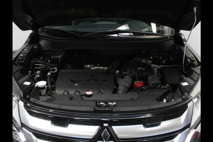Mitsubishi ASX 2.0 Instyle AUTOMAAT | NAVI | CARPLAY | CRUISE | CLIMATE | DAB | CAMERA | STOELVERW | LED | PDC | LMV18 | TRHAAK | PANODAK