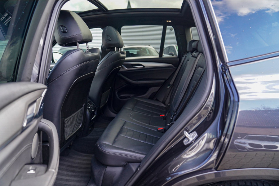 BMW X3 XDrive20i High Executive | M-pakket | BTW incl. | Panorama | Trekhaak | Harman Kardon | Facelift | 360cam | Stoelverwarming