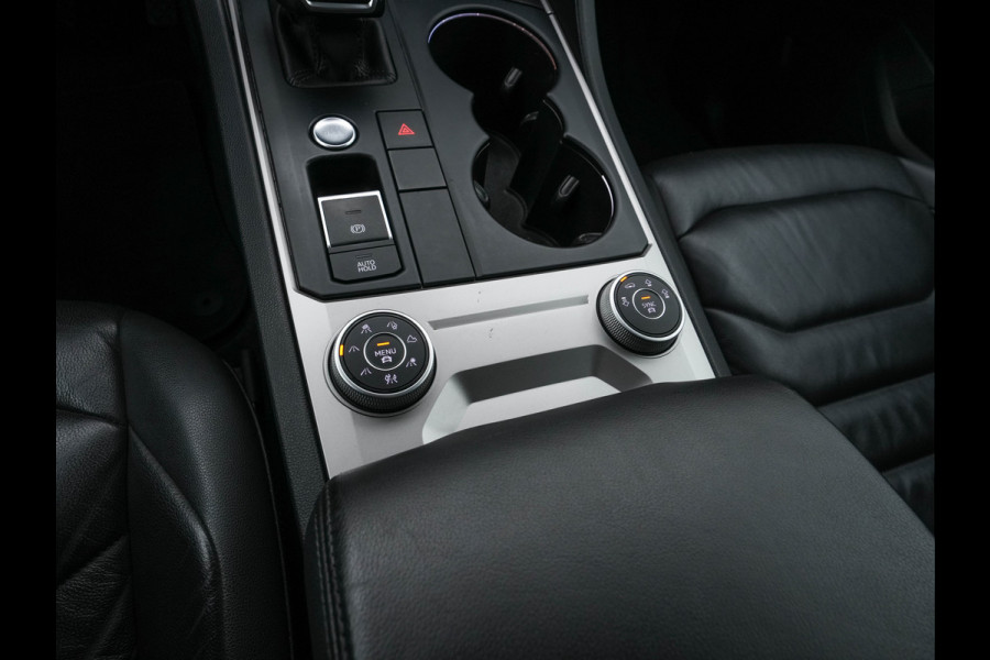 Volkswagen Touareg 3.0 TDI R-Line (INCL-BTW) Aut. *LEATHER | FULL-LED | BLIND-SPOT | HEATED-COMFORTSEATS | AIR-SUSPENSION | KEYLESS | CAMERA | NAVI-FULLMAP | PRIVACY-GLASS | ADAPTIVE-CRUISE |  SHIFT-PADDLES | TOWBAR*