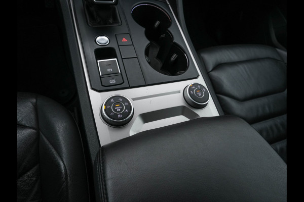 Volkswagen Touareg 3.0 TDI R-Line (INCL-BTW) Aut. *LEATHER | FULL-LED | BLIND-SPOT | HEATED-COMFORTSEATS | AIR-SUSPENSION | KEYLESS | CAMERA | NAVI-FULLMAP | PRIVACY-GLASS | ADAPTIVE-CRUISE |  SHIFT-PADDLES | TOWBAR*