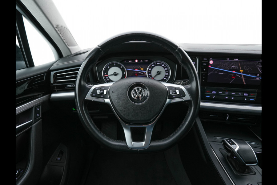 Volkswagen Touareg 3.0 TDI R-Line (INCL-BTW) Aut. *LEATHER | FULL-LED | BLIND-SPOT | HEATED-COMFORTSEATS | AIR-SUSPENSION | KEYLESS | CAMERA | NAVI-FULLMAP | PRIVACY-GLASS | ADAPTIVE-CRUISE |  SHIFT-PADDLES | TOWBAR*