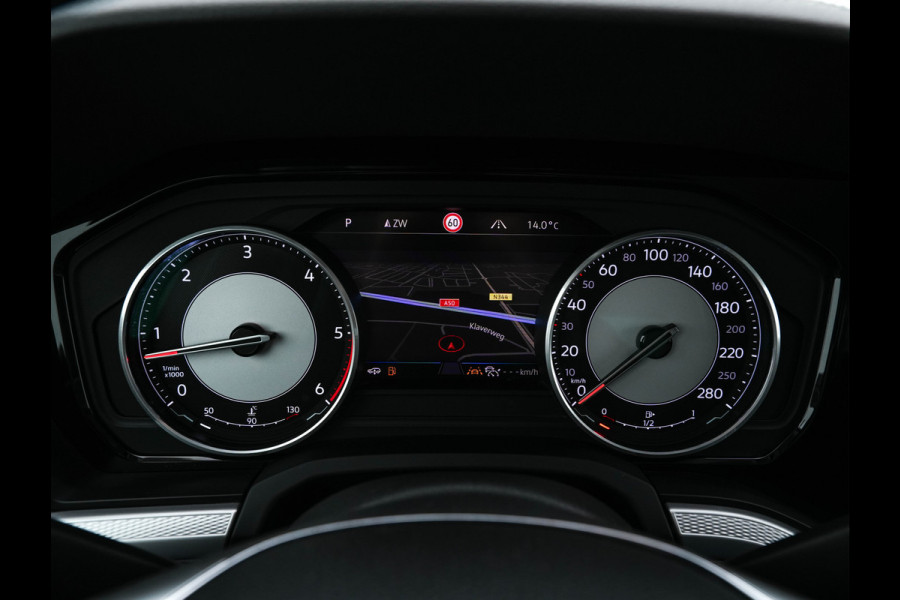 Volkswagen Touareg 3.0 TDI R-Line (INCL-BTW) Aut. *LEATHER | FULL-LED | BLIND-SPOT | HEATED-COMFORTSEATS | AIR-SUSPENSION | KEYLESS | CAMERA | NAVI-FULLMAP | PRIVACY-GLASS | ADAPTIVE-CRUISE |  SHIFT-PADDLES | TOWBAR*