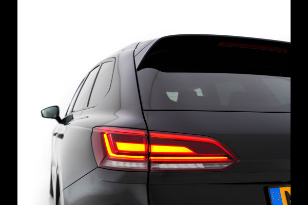 Volkswagen Touareg 3.0 TDI R-Line (INCL-BTW) Aut. *LEATHER | FULL-LED | BLIND-SPOT | HEATED-COMFORTSEATS | AIR-SUSPENSION | KEYLESS | CAMERA | NAVI-FULLMAP | PRIVACY-GLASS | ADAPTIVE-CRUISE |  SHIFT-PADDLES | TOWBAR*