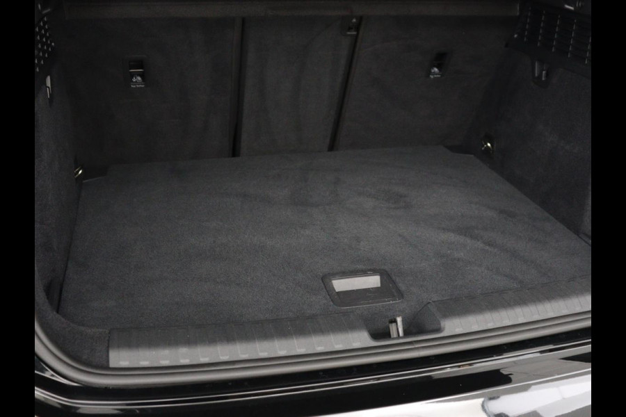 Audi A3 2.0 TFSI S3 quattro | Adaptive cruise | Bang & Olufsen | Matrix LED | Leder/Alcantara | Park Assist | Stoelverwarming | Virtual Cockpit | Carplay | Navigatie | Sportstoelen | Climate control