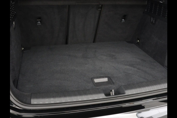 Audi A3 2.0 TFSI S3 quattro | Adaptive cruise | Bang & Olufsen | Matrix LED | Leder/Alcantara | Park Assist | Stoelverwarming | Virtual Cockpit | Carplay | Navigatie | Sportstoelen | Climate control