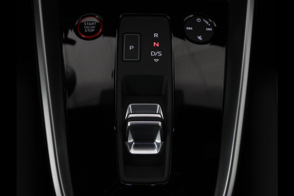 Audi A3 2.0 TFSI S3 quattro | Adaptive cruise | Bang & Olufsen | Matrix LED | Leder/Alcantara | Park Assist | Stoelverwarming | Virtual Cockpit | Carplay | Navigatie | Sportstoelen | Climate control