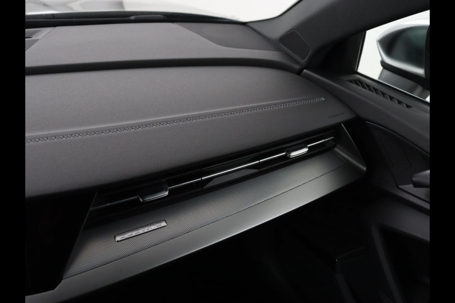 Audi A3 2.0 TFSI S3 quattro | Adaptive cruise | Bang & Olufsen | Matrix LED | Leder/Alcantara | Park Assist | Stoelverwarming | Virtual Cockpit | Carplay | Navigatie | Sportstoelen | Climate control