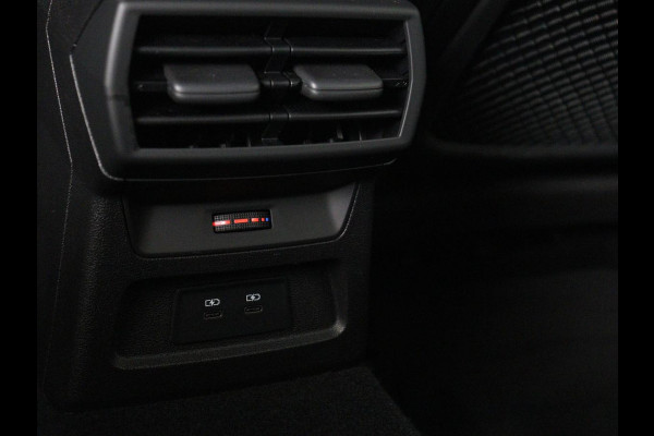 Audi A3 2.0 TFSI S3 quattro | Adaptive cruise | Bang & Olufsen | Matrix LED | Leder/Alcantara | Park Assist | Stoelverwarming | Virtual Cockpit | Carplay | Navigatie | Sportstoelen | Climate control