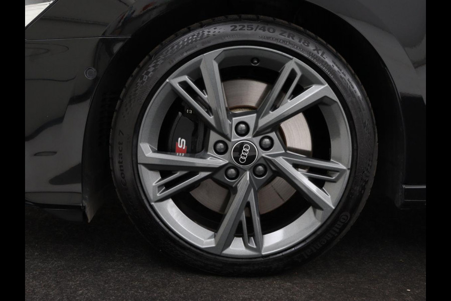 Audi A3 2.0 TFSI S3 quattro | Adaptive cruise | Bang & Olufsen | Matrix LED | Leder/Alcantara | Park Assist | Stoelverwarming | Virtual Cockpit | Carplay | Navigatie | Sportstoelen | Climate control