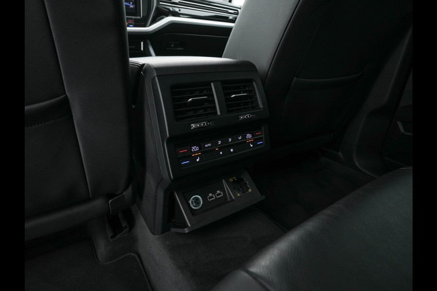 Volkswagen Touareg 3.0 TDI R-Line (INCL-BTW) Aut. *LEATHER | FULL-LED | BLIND-SPOT | HEATED-COMFORTSEATS | AIR-SUSPENSION | KEYLESS | CAMERA | NAVI-FULLMAP | PRIVACY-GLASS | ADAPTIVE-CRUISE |  SHIFT-PADDLES | TOWBAR*