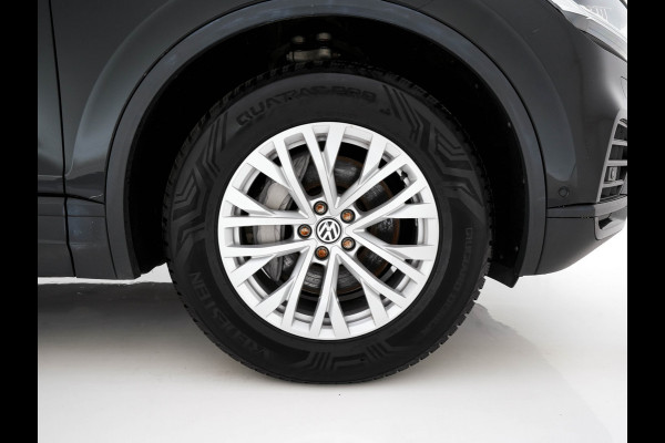 Volkswagen Touareg 3.0 TDI R-Line (INCL-BTW) Aut. *LEATHER | FULL-LED | BLIND-SPOT | HEATED-COMFORTSEATS | AIR-SUSPENSION | KEYLESS | CAMERA | NAVI-FULLMAP | PRIVACY-GLASS | ADAPTIVE-CRUISE |  SHIFT-PADDLES | TOWBAR*