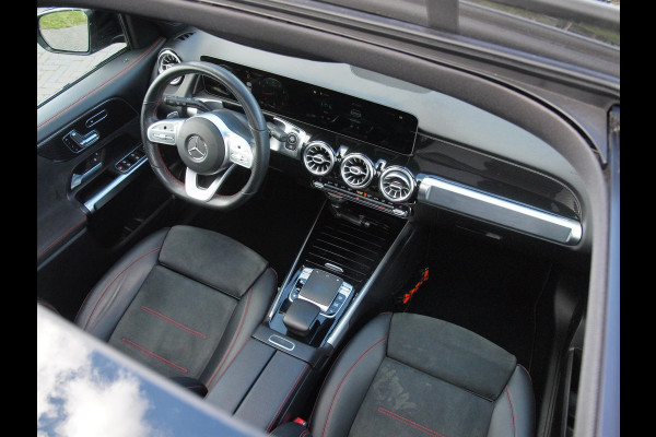 Mercedes-Benz Glb 200 Business Solution AMG 7 persoons | Panoramadak | Trekhaak | Burmester | Sfeerverlichting | Camera |