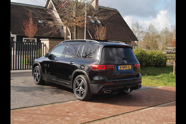 Mercedes-Benz Glb 200 Business Solution AMG 7 persoons | Panoramadak | Trekhaak | Burmester | Sfeerverlichting | Camera |