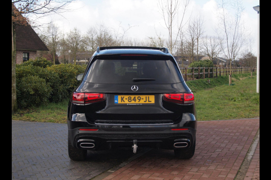 Mercedes-Benz Glb 200 Business Solution AMG 7 persoons | Panoramadak | Trekhaak | Burmester | Sfeerverlichting | Camera |