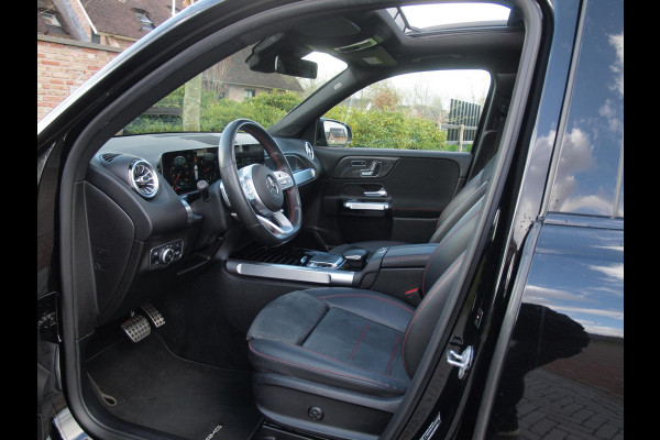 Mercedes-Benz Glb 200 Business Solution AMG 7 persoons | Panoramadak | Trekhaak | Burmester | Sfeerverlichting | Camera |