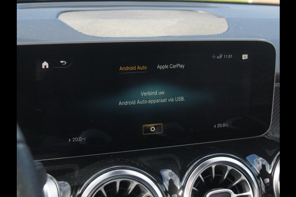 Mercedes-Benz Glb 200 Business Solution AMG 7 persoons | Panoramadak | Trekhaak | Burmester | Sfeerverlichting | Camera |