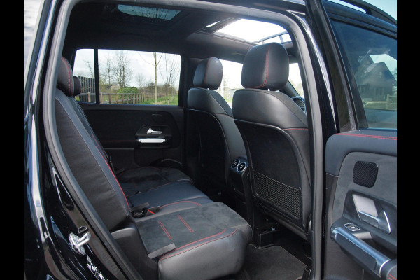 Mercedes-Benz Glb 200 Business Solution AMG 7 persoons | Panoramadak | Trekhaak | Burmester | Sfeerverlichting | Camera |
