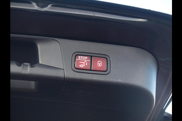 Mercedes-Benz Glb 200 Business Solution AMG 7 persoons | Panoramadak | Trekhaak | Burmester | Sfeerverlichting | Camera |