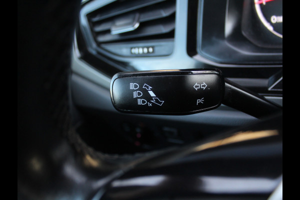 Volkswagen Polo 1.0 MPI Comfortline AIRCO | ADAPCRUISE | CARPLAY | NAVI | DAB | LED | STB
