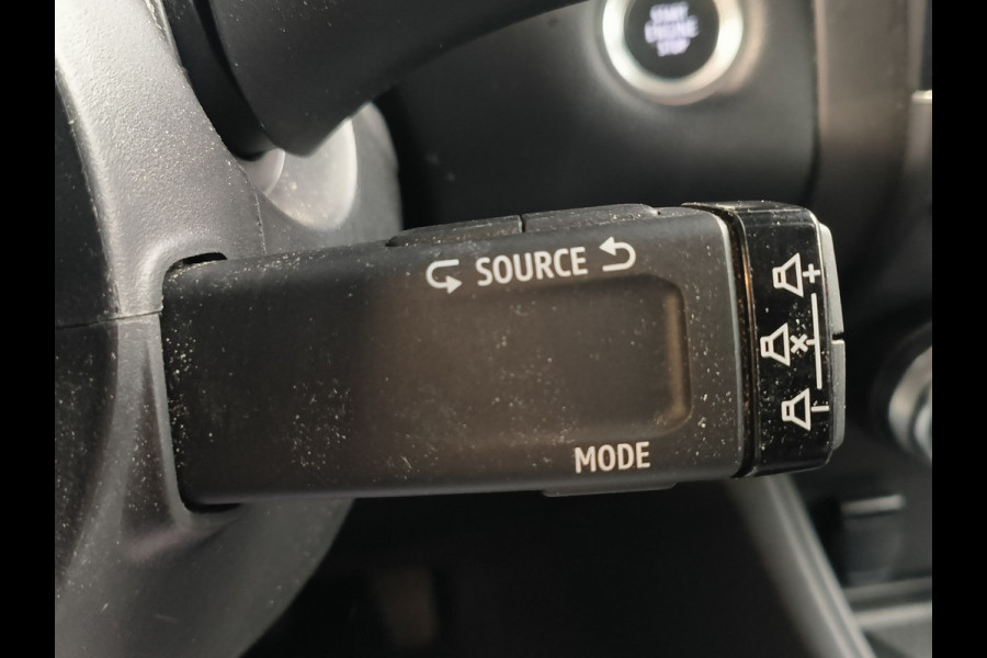 Renault Captur 1.3 TCe 140 Intens uit 2023 Rijklaar + 12 maanden Bovag-garantie Henk Jongen Auto's in Helmond,  al 50 jaar service zoals 't hoort!