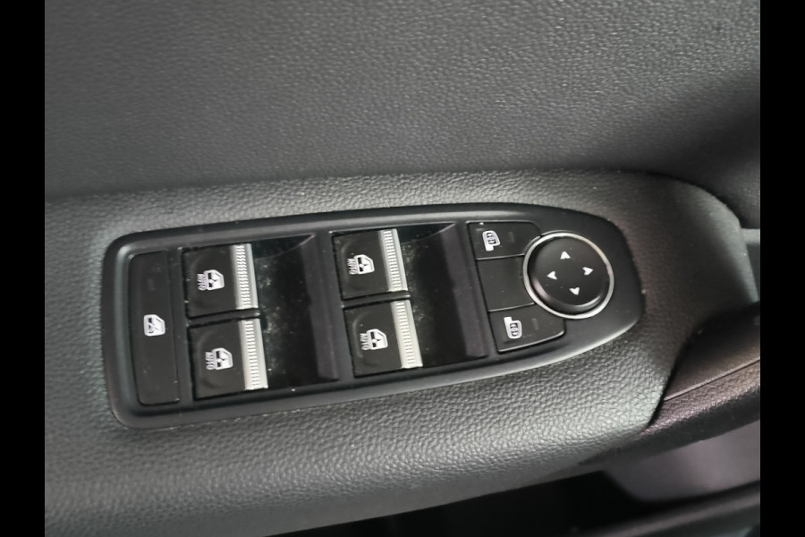 Renault Captur 1.3 TCe 140 Intens uit 2023 Rijklaar + 12 maanden Bovag-garantie Henk Jongen Auto's in Helmond,  al 50 jaar service zoals 't hoort!