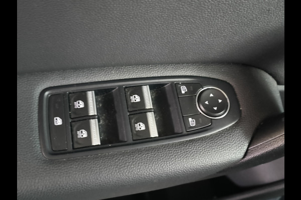 Renault Captur 1.3 TCe 140 Intens uit 2023 Rijklaar + 12 maanden Bovag-garantie Henk Jongen Auto's in Helmond,  al 50 jaar service zoals 't hoort!