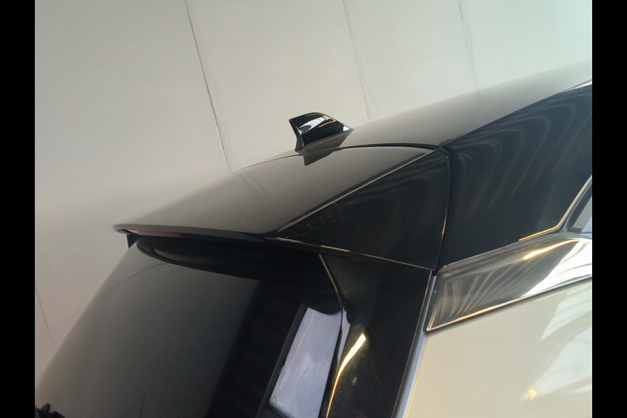 Renault Captur 1.3 TCe 140 Intens uit 2023 Rijklaar + 12 maanden Bovag-garantie Henk Jongen Auto's in Helmond,  al 50 jaar service zoals 't hoort!