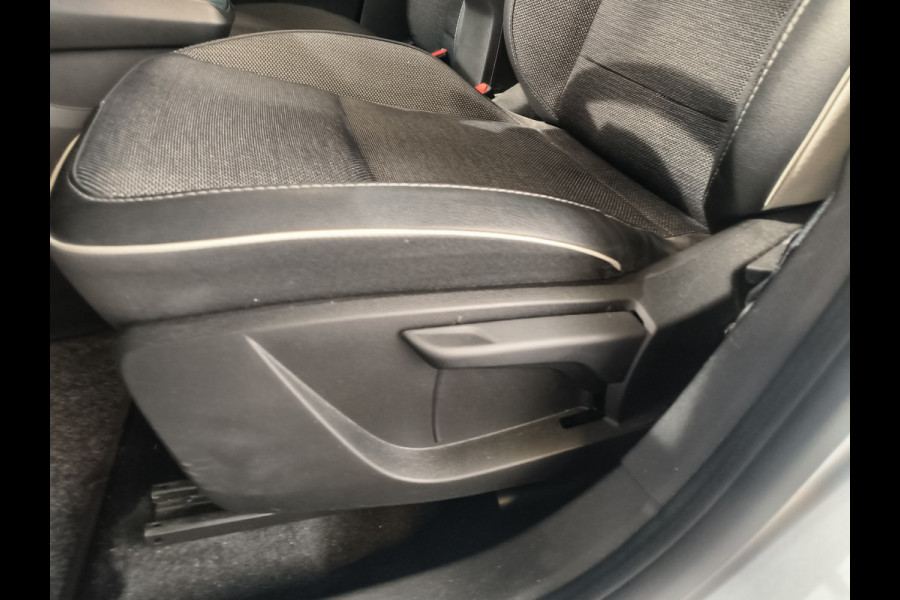 Renault Captur 1.3 TCe 140 Intens uit 2023 Rijklaar + 12 maanden Bovag-garantie Henk Jongen Auto's in Helmond,  al 50 jaar service zoals 't hoort!