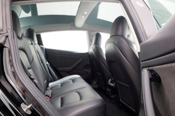 Tesla Model 3 Long Range AWD 19inch/Autopilot/Panoramadak SOH 83% Marge 03-2019