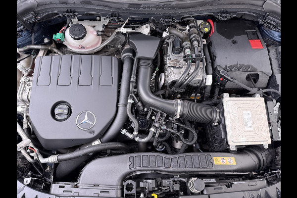 Mercedes-Benz B-Klasse 250e Luxury // Trekhaak // Panorama dak // Camera // MultiBeam LED // Sfeerverlichting // Stoelverwarming // Wide Screen