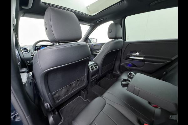 Mercedes-Benz B-Klasse 250e Luxury // Trekhaak // Panorama dak // Camera // MultiBeam LED // Sfeerverlichting // Stoelverwarming // Wide Screen