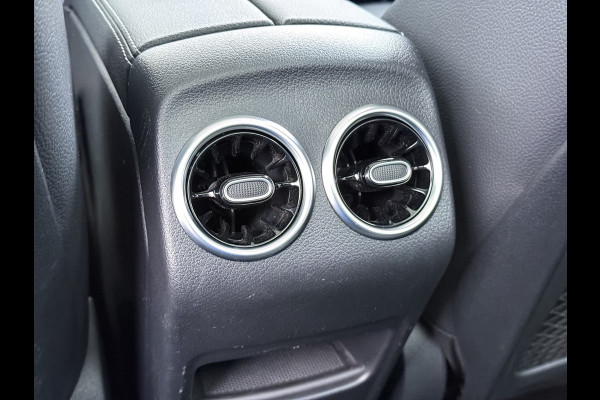 Mercedes-Benz B-Klasse 250e Luxury // Trekhaak // Panorama dak // Camera // MultiBeam LED // Sfeerverlichting // Stoelverwarming // Wide Screen